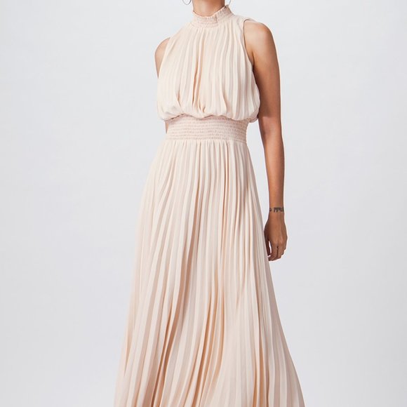 🌝Flowing Sleeveless Accordian Pleated Dresses - Picture 2 of 6